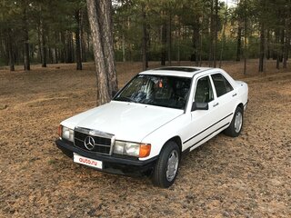 1984 Mercedes-Benz 190 (W201), белый, 500000 рублей, вид 1