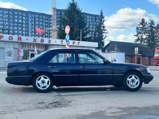 1988 Mercedes-Benz W124 230, синий, 370000 рублей, вид 4