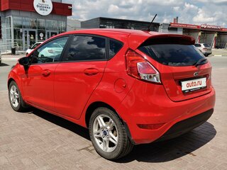 2016 Ford Fiesta Mk6 Рестайлинг, красный, 900000 рублей, вид 3