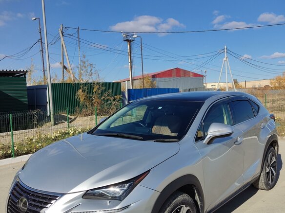 2018 Lexus NX 300 I Рестайлинг, серебристый, 3800000 рублей