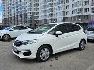2017 Honda Fit III Рестайлинг, белый, 1145000 рублей, вид 2