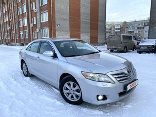 2009 Toyota Camry VI (XV40) Рестайлинг, серебристый, 1370000 рублей, вид 4