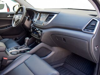 2016 Hyundai Tucson III, белый, 2050000 рублей, вид 4