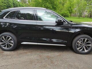 2020 Audi Q5 45 TFSI II (FY) Рестайлинг, чёрный, 2477102 рублей, вид 5