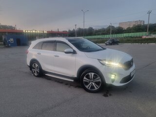 2018 Kia Sorento III Prime Рестайлинг, белый, 3300000 рублей, вид 2