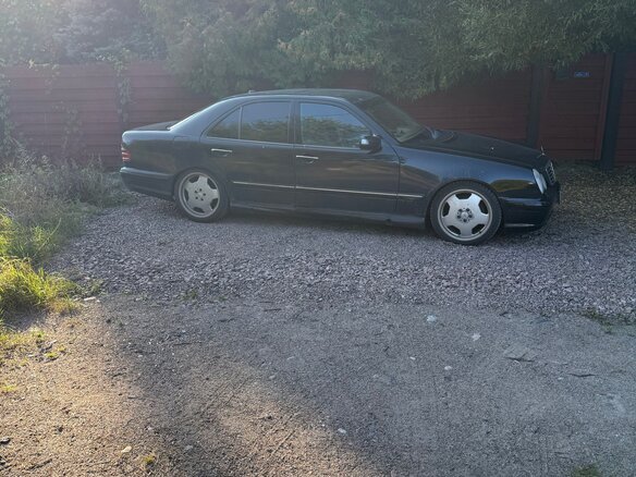 1999 Mercedes-Benz E-Класс 320 II (W210, S210) Рестайлинг, чёрный, 670000 рублей - вид 8