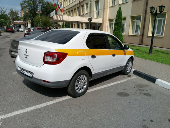 2019 Renault Logan II Рестайлинг, белый, 800000 рублей - вид 2