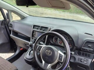 2015 Toyota Ractis II, чёрный, 1200000 рублей, вид 4