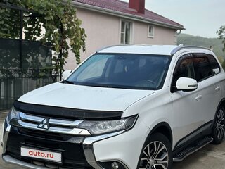 2018 Mitsubishi Outlander III Рестайлинг 2, белый, 1900000 рублей, вид 1