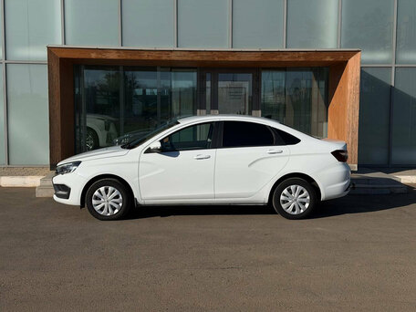 2023 Lada (ВАЗ) Vesta I Рестайлинг (NG), белый, 1160000 рублей, вид 3