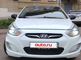 2013 Hyundai Solaris I, белый, 900000 рублей, вид 3