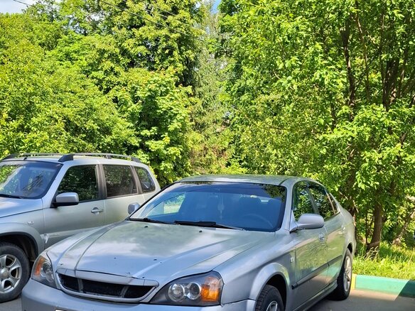 2004 Chevrolet Evanda, серебристый, 299000 рублей