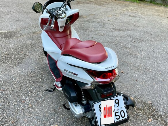 2010 Honda PCX 150, белый, 330000 рублей - вид 7