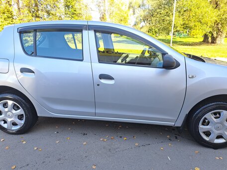 2014 Renault Sandero II, серый, 650000 рублей, вид 3