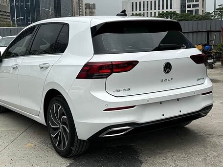 2022 Volkswagen Golf VIII, белый, 1961056 рублей, вид 4