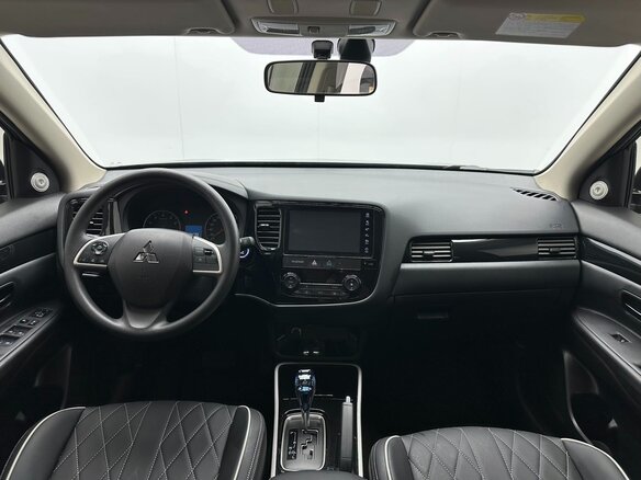 2022 Mitsubishi Outlander III Рестайлинг 3, чёрный, 1850000 рублей - вид 6