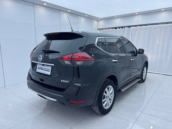 2023 Nissan X-Trail III Рестайлинг, чёрный, 1720000 рублей - вид 3