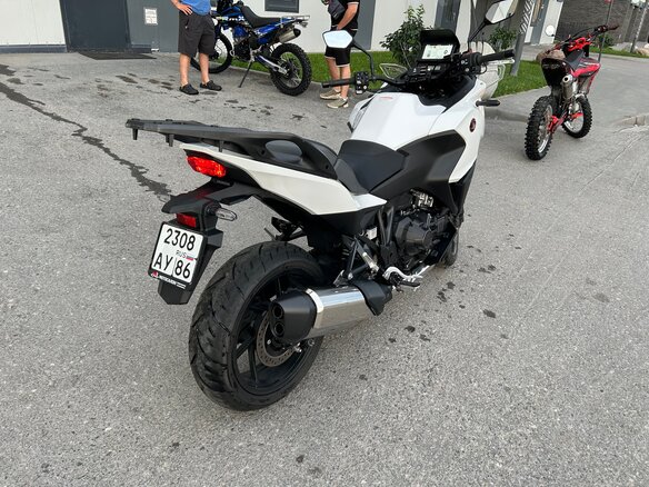 2023 Honda NT1100, белый, 1900000 рублей - вид 2