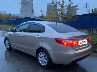 2015 Kia Rio 6-speed III, бежевый, 1100000 рублей, вид 5