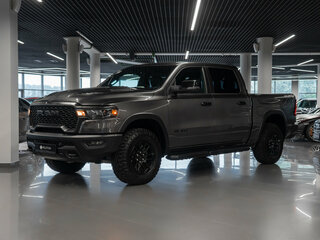 2025 Ram 1500 Crew Cab V Рестайлинг, серый, 9000000 рублей, вид 1