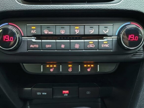 2020 Kia Ceed III, красный, 2000000 рублей - вид 9