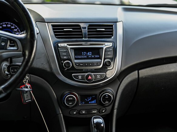 2014 Hyundai Solaris I Рестайлинг, серебристый - вид 6