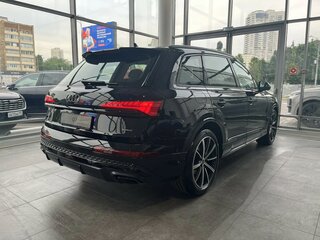 2026 Audi Q7 45 TFSI II (4M) Рестайлинг 2, чёрный, 11400000 рублей, вид 2