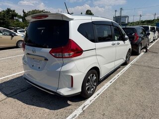 2021 Honda Freed+ II Рестайлинг, белый, 1033069 рублей, вид 3