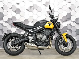 2025 Triumph Trident 660, чёрный, 1049000 рублей, вид 3