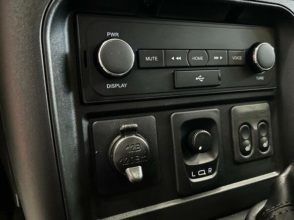 2026 Lada (ВАЗ) Niva Travel I Рестайлинг, чёрный - вид 11