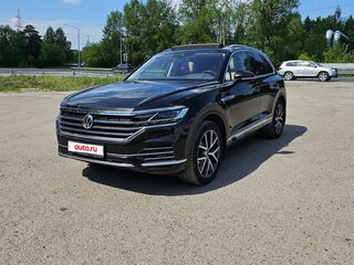2020 Volkswagen Touareg III, коричневый, 5050000 рублей, вид 1