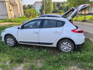 2014 Renault Megane III Рестайлинг, белый, 600000 рублей, вид 5