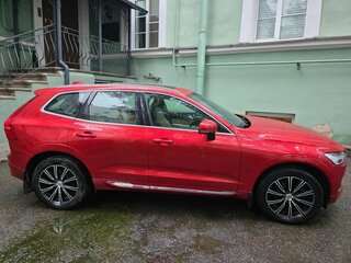 2020 Volvo XC60 II, красный, 4000000 рублей, вид 1