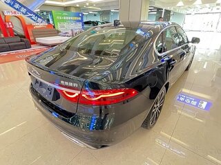 2025 Jaguar XF L II Рестайлинг, зелёный, 5890023 рублей, вид 5