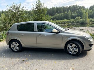 2011 Opel Astra H Рестайлинг, бежевый, 590000 рублей, вид 3