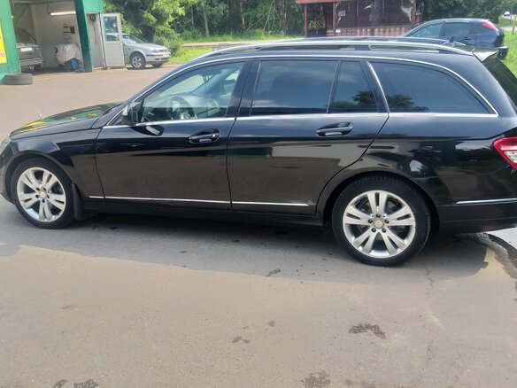 2008 Mercedes-Benz C-Класс 220 CDI III (W204), чёрный, 1100000 рублей - вид 2