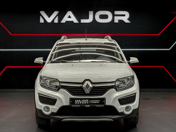 2018 Renault Sandero Stepway II Рестайлинг, белый - вид 1