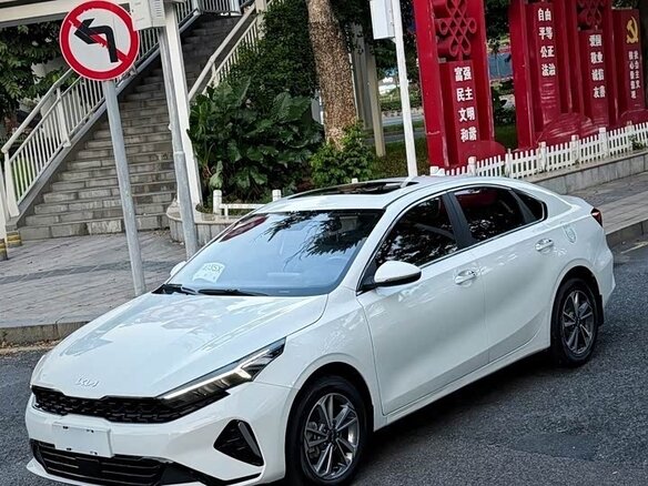 2023 Kia K3 II (China Market) Рестайлинг, белый, 1120300 рублей - вид 5