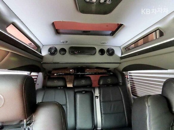 2017 Chevrolet Express II, серый, 10500000 рублей - вид 23