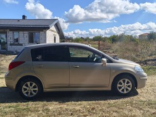 2011 Nissan Tiida I Рестайлинг, золотистый, 600000 рублей, вид 2