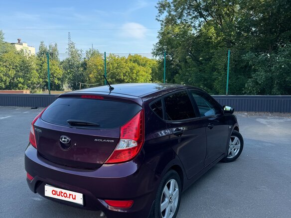 2011 Hyundai Solaris I, фиолетовый, 670000 рублей - вид 2