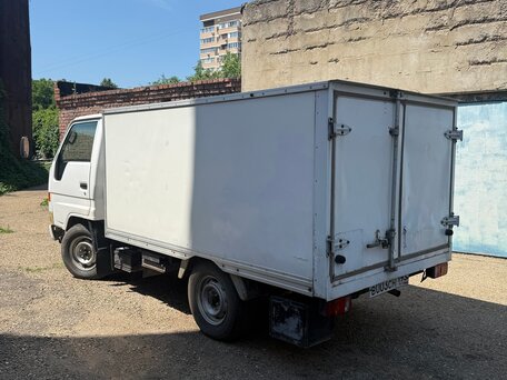 2001 Toyota Toyoace, белый, 1200000 рублей, вид 4