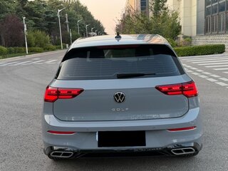 2022 Volkswagen Golf VIII, серый, 2092000 рублей, вид 4
