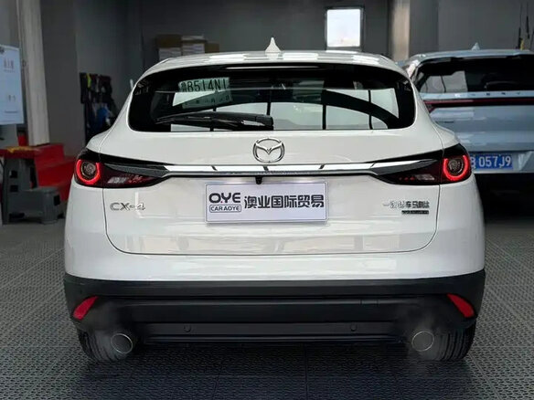 2022 Mazda CX-4 I Рестайлинг, белый, 1985002 рублей - вид 3