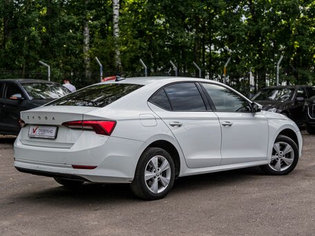 2021 Skoda Octavia IV (A8), белый, 1120000 рублей, вид 2