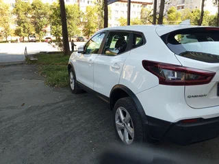 2021 Nissan Qashqai II Рестайлинг, белый, 1750000 рублей, вид 1