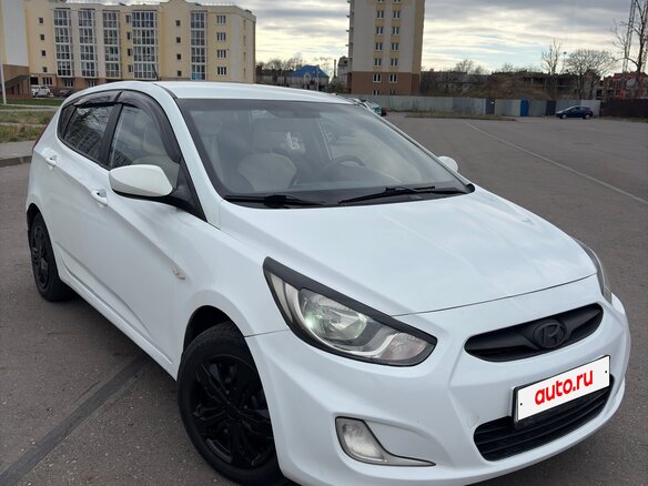 2011 Hyundai Solaris I, белый, 650000 рублей - вид 5