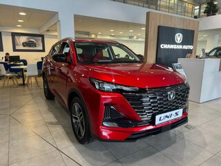 2025 Changan UNI-S I, красный, 3179900 рублей, вид 4