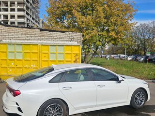 2021 Kia K5 III, белый, 3000000 рублей, вид 4