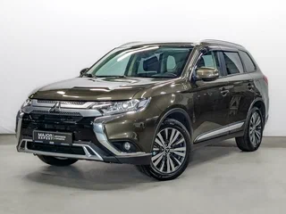 2020 Mitsubishi Outlander III Рестайлинг 3, коричневый, 2375000 рублей, вид 1